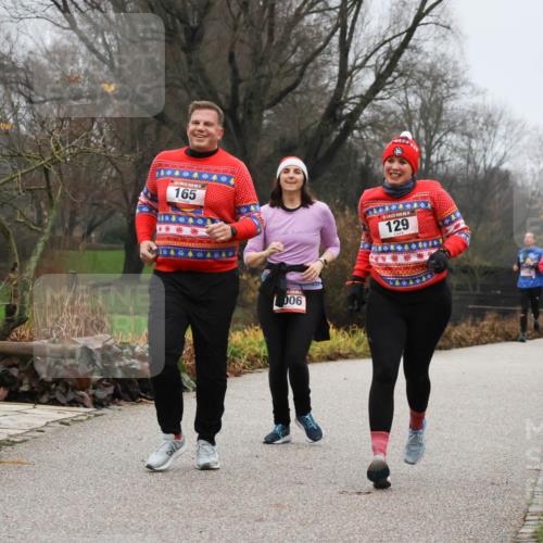 08.12.2024 - St. Pauli X-Mass-Run No. 14 Strokosch-Dieckow http://msf.ph/oto/7502495 08.12.2024 09:54:29 Laufen 165, 006, 129, 2894 meine-sportfotos.de