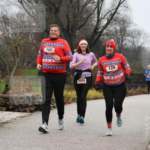 08.12.2024 - St. Pauli X-Mass-Run No. 14 Strokosch-Dieckow http://msf.ph/oto/7502500 08.12.2024 09:54:29 Laufen 165, 3006, 129, 2894 meine-sportfotos.de