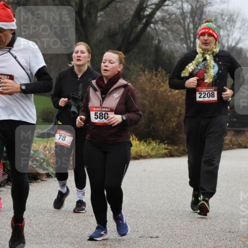 08.12.2024 - St. Pauli X-Mass-Run No. 14 Strokosch-Dieckow http://msf.ph/oto/7502523 08.12.2024 09:54:41 Laufen 14, 62, 14, 78, 14, 580, 2208 meine-sportfotos.de