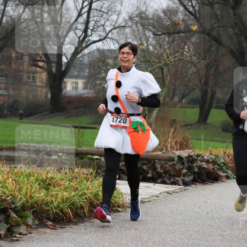 08.12.2024 - St. Pauli X-Mass-Run No. 14 Strokosch-Dieckow http://msf.ph/oto/7502529 08.12.2024 09:54:50 Laufen 1720 meine-sportfotos.de