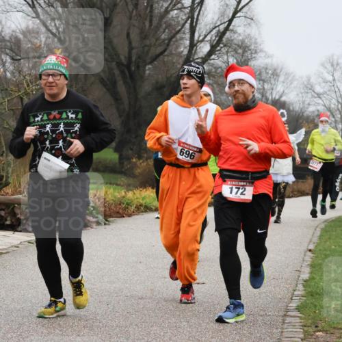 08.12.2024 - St. Pauli X-Mass-Run No. 14 Strokosch-Dieckow http://msf.ph/oto/7502532 08.12.2024 09:54:52 Laufen 14, 696, 14, 172, 2077, 1957 meine-sportfotos.de