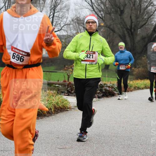 08.12.2024 - St. Pauli X-Mass-Run No. 14 Strokosch-Dieckow http://msf.ph/oto/7502542 08.12.2024 09:54:54 Laufen 14, 696, 14, 421, 1421, 31532, 2080, 2050 meine-sportfotos.de
