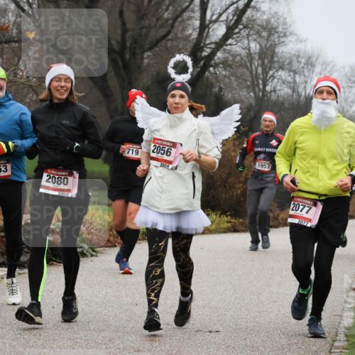 08.12.2024 - St. Pauli X-Mass-Run No. 14 Strokosch-Dieckow http://msf.ph/oto/7502553 08.12.2024 09:54:56 Laufen 3153, 4, 2080, 2080, 0000, 719, 2056, 2056, 1957, 14, 2077, 2077 meine-sportfotos.de