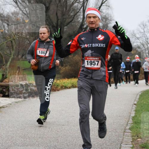 08.12.2024 - St. Pauli X-Mass-Run No. 14 Strokosch-Dieckow http://msf.ph/oto/7502567 08.12.2024 09:55:01 Laufen 0, 14, 186, 14, 1957 meine-sportfotos.de