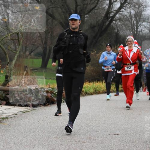 08.12.2024 - St. Pauli X-Mass-Run No. 14 Strokosch-Dieckow http://msf.ph/oto/7502574 08.12.2024 09:55:06 Laufen 2969, 712, 751, 0702070, 2308, 05 meine-sportfotos.de