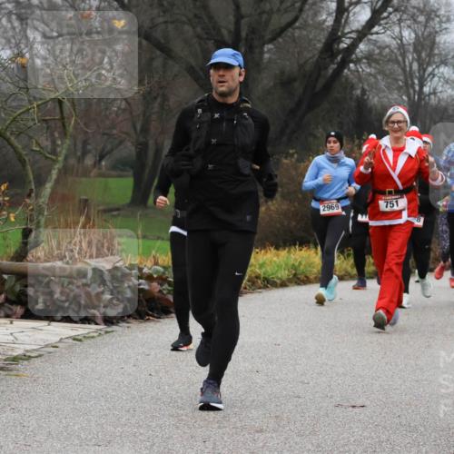 08.12.2024 - St. Pauli X-Mass-Run No. 14 Strokosch-Dieckow http://msf.ph/oto/7502575 08.12.2024 09:55:06 Laufen 2969, 751, 2308, 505 meine-sportfotos.de