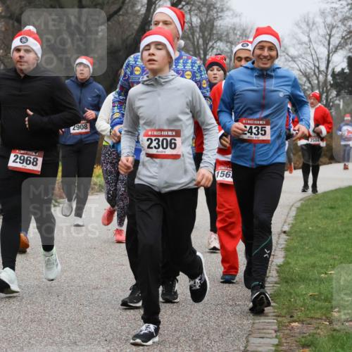 08.12.2024 - St. Pauli X-Mass-Run No. 14 Strokosch-Dieckow http://msf.ph/oto/7502593 08.12.2024 09:55:11 Laufen 2968, 2908, 14, 2306, 156, 14, 435, 2504 meine-sportfotos.de