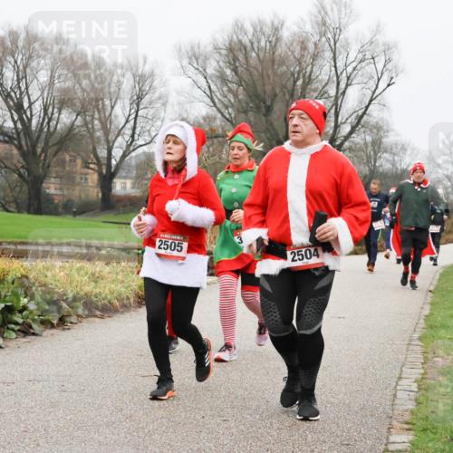 08.12.2024 - St. Pauli X-Mass-Run No. 14 Strokosch-Dieckow http://msf.ph/oto/7502608 08.12.2024 09:55:20 Laufen 14, 2505, 3, 2504, 3115 meine-sportfotos.de