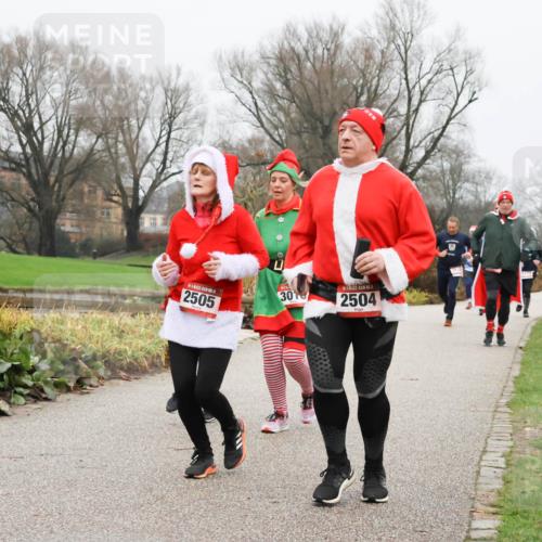 08.12.2024 - St. Pauli X-Mass-Run No. 14 Strokosch-Dieckow http://msf.ph/oto/7502610 08.12.2024 09:55:20 Laufen 2505, 301, 14, 2504 meine-sportfotos.de