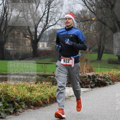 08.12.2024 - St. Pauli X-Mass-Run No. 14 Strokosch-Dieckow http://msf.ph/oto/7502613 08.12.2024 09:55:22 Laufen 14, 932, 3114 meine-sportfotos.de