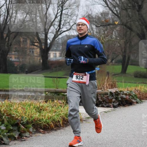 08.12.2024 - St. Pauli X-Mass-Run No. 14 Strokosch-Dieckow http://msf.ph/oto/7502616 08.12.2024 09:55:22 Laufen 14, 932, 3114 meine-sportfotos.de