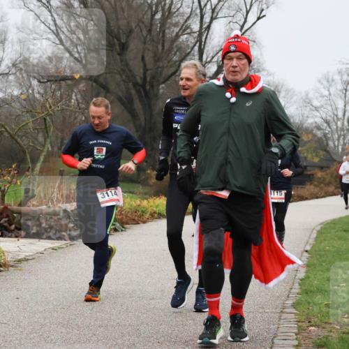 08.12.2024 - St. Pauli X-Mass-Run No. 14 Strokosch-Dieckow http://msf.ph/oto/7502623 08.12.2024 09:55:24 Laufen 3114, 115, 3115 meine-sportfotos.de