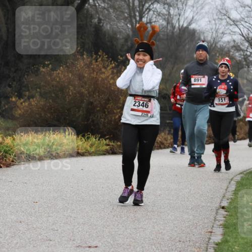 08.12.2024 - St. Pauli X-Mass-Run No. 14 Strokosch-Dieckow http://msf.ph/oto/7502630 08.12.2024 09:55:32 Laufen 4, 2346, 2346, 891, 843, 151 meine-sportfotos.de