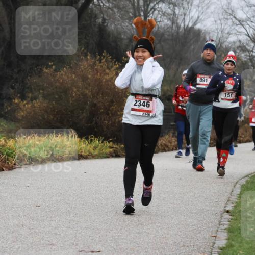 08.12.2024 - St. Pauli X-Mass-Run No. 14 Strokosch-Dieckow http://msf.ph/oto/7502634 08.12.2024 09:55:32 Laufen 14, 2346, 2346, 891, 151 meine-sportfotos.de