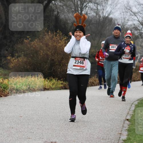 08.12.2024 - St. Pauli X-Mass-Run No. 14 Strokosch-Dieckow http://msf.ph/oto/7502637 08.12.2024 09:55:32 Laufen 2346, 2346, 891, 151 meine-sportfotos.de
