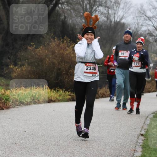 08.12.2024 - St. Pauli X-Mass-Run No. 14 Strokosch-Dieckow http://msf.ph/oto/7502642 08.12.2024 09:55:33 Laufen 2346, 2346, 891, 48, 151 meine-sportfotos.de