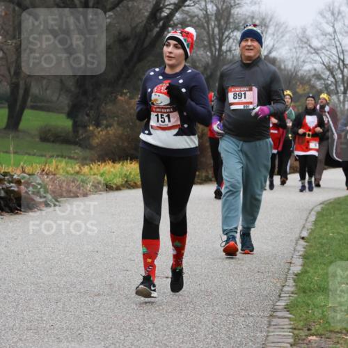08.12.2024 - St. Pauli X-Mass-Run No. 14 Strokosch-Dieckow http://msf.ph/oto/7502650 08.12.2024 09:55:37 Laufen 14, 151, 891, 891, 451 meine-sportfotos.de
