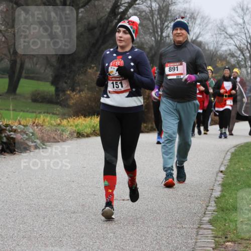 08.12.2024 - St. Pauli X-Mass-Run No. 14 Strokosch-Dieckow http://msf.ph/oto/7502653 08.12.2024 09:55:37 Laufen 1, 14, 151, 891, 891, 451 meine-sportfotos.de