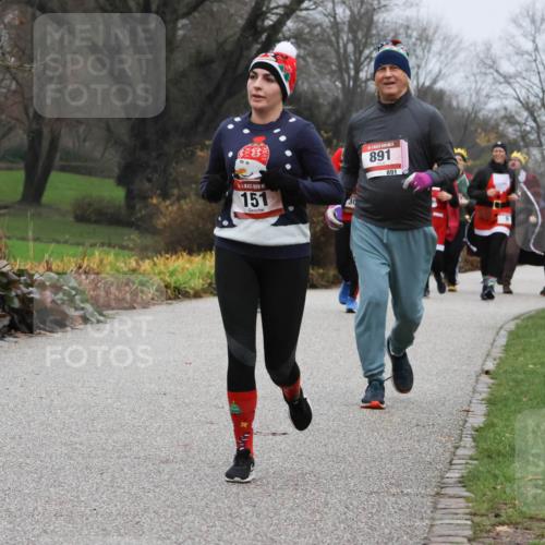 08.12.2024 - St. Pauli X-Mass-Run No. 14 Strokosch-Dieckow http://msf.ph/oto/7502654 08.12.2024 09:55:37 Laufen 1, 151, 891, 891, 451 meine-sportfotos.de
