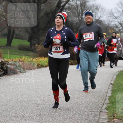 08.12.2024 - St. Pauli X-Mass-Run No. 14 Strokosch-Dieckow http://msf.ph/oto/7502657 08.12.2024 09:55:38 Laufen 7, 14, 151, 891, 891 meine-sportfotos.de