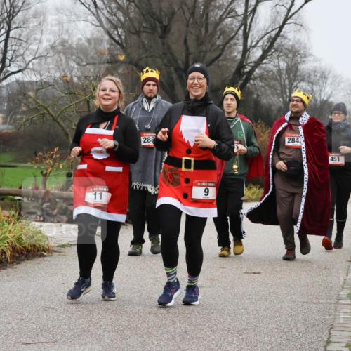 08.12.2024 - St. Pauli X-Mass-Run No. 14 Strokosch-Dieckow http://msf.ph/oto/7502669 08.12.2024 09:55:46 Laufen 11, 288, 6, 284, 451 meine-sportfotos.de