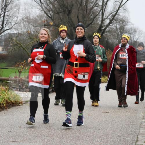 08.12.2024 - St. Pauli X-Mass-Run No. 14 Strokosch-Dieckow http://msf.ph/oto/7502672 08.12.2024 09:55:46 Laufen 14, 11, 61, 284, 451 meine-sportfotos.de