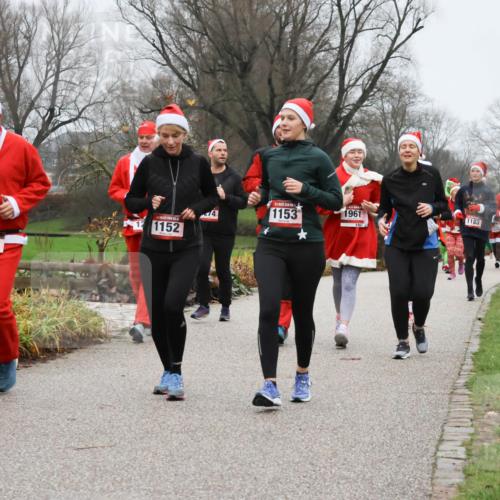 08.12.2024 - St. Pauli X-Mass-Run No. 14 Strokosch-Dieckow http://msf.ph/oto/7502691 08.12.2024 09:55:57 Laufen 1153, 1961, 1183, 11152, 1092 meine-sportfotos.de