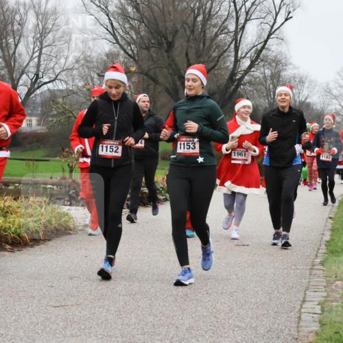 08.12.2024 - St. Pauli X-Mass-Run No. 14 Strokosch-Dieckow http://msf.ph/oto/7502693 08.12.2024 09:55:57 Laufen 1961, 1183, 1153, 1152, 1961, 1092 meine-sportfotos.de