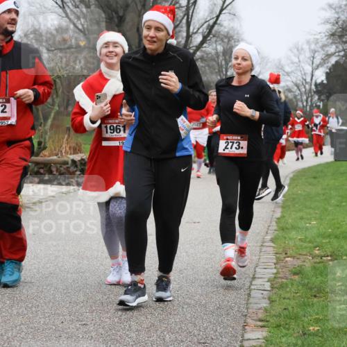 08.12.2024 - St. Pauli X-Mass-Run No. 14 Strokosch-Dieckow http://msf.ph/oto/7502705 08.12.2024 09:56:00 Laufen 74, 14, 1952, 1952, 1961, 273 meine-sportfotos.de
