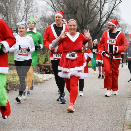 08.12.2024 - St. Pauli X-Mass-Run No. 14 Strokosch-Dieckow http://msf.ph/oto/7502728 08.12.2024 09:56:08 Laufen 0, 14, 14, 309, 890, 1786, 690, 54, 892, 058 meine-sportfotos.de