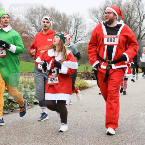 08.12.2024 - St. Pauli X-Mass-Run No. 14 Strokosch-Dieckow http://msf.ph/oto/7502736 08.12.2024 09:56:10 Laufen 14, 885, 5333, 14, 892, 14, 1426, 1058 meine-sportfotos.de
