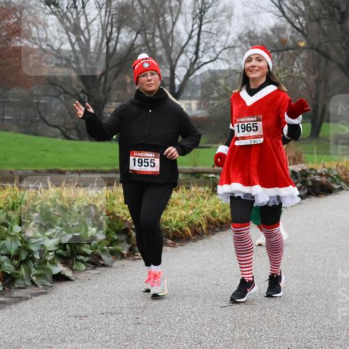 08.12.2024 - St. Pauli X-Mass-Run No. 14 Strokosch-Dieckow http://msf.ph/oto/7502740 08.12.2024 09:56:11 Laufen 1955, 1965, 1965, 1643 meine-sportfotos.de