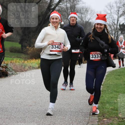 08.12.2024 - St. Pauli X-Mass-Run No. 14 Strokosch-Dieckow http://msf.ph/oto/7502801 08.12.2024 09:56:43 Laufen 14, 1310, 3343, 3343, 03, 14, 3337 meine-sportfotos.de