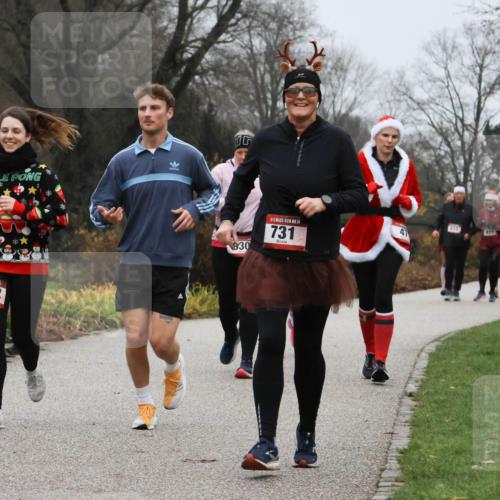 08.12.2024 - St. Pauli X-Mass-Run No. 14 Strokosch-Dieckow http://msf.ph/oto/7502807 08.12.2024 09:56:49 Laufen 14, 3342, 930, 14, 731, 47 meine-sportfotos.de