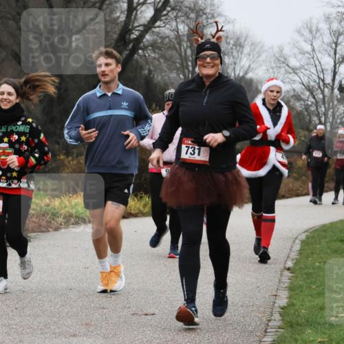 08.12.2024 - St. Pauli X-Mass-Run No. 14 Strokosch-Dieckow http://msf.ph/oto/7502809 08.12.2024 09:56:49 Laufen 14, 342, 833, 37, 731 meine-sportfotos.de
