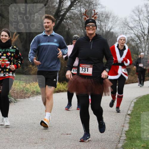 08.12.2024 - St. Pauli X-Mass-Run No. 14 Strokosch-Dieckow http://msf.ph/oto/7502813 08.12.2024 09:56:50 Laufen 14, 342, 930, 14, 731, 833 meine-sportfotos.de