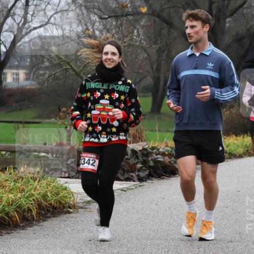 08.12.2024 - St. Pauli X-Mass-Run No. 14 Strokosch-Dieckow http://msf.ph/oto/7502816 08.12.2024 09:56:50 Laufen 14, 342, 14, 731 meine-sportfotos.de