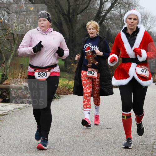 08.12.2024 - St. Pauli X-Mass-Run No. 14 Strokosch-Dieckow http://msf.ph/oto/7502825 08.12.2024 09:56:53 Laufen 930, 3, 4, 882, 10, 47, 833, 837 meine-sportfotos.de