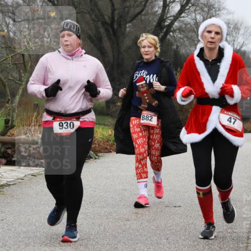 08.12.2024 - St. Pauli X-Mass-Run No. 14 Strokosch-Dieckow http://msf.ph/oto/7502827 08.12.2024 09:56:53 Laufen 930, 10, 882, 10, 47, 833, 837 meine-sportfotos.de