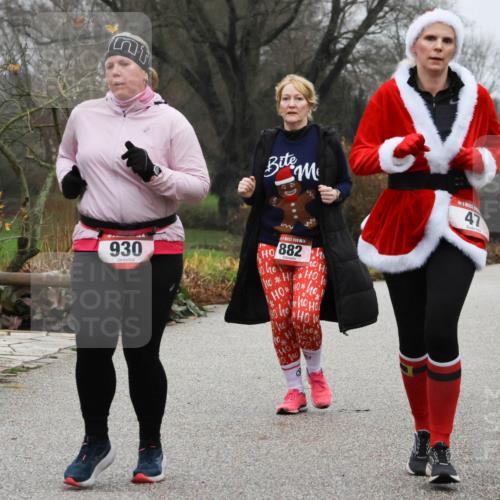 08.12.2024 - St. Pauli X-Mass-Run No. 14 Strokosch-Dieckow http://msf.ph/oto/7502831 08.12.2024 09:56:53 Laufen 930, 7, 14, 882, 40, 10, 47, 1371, 833 meine-sportfotos.de