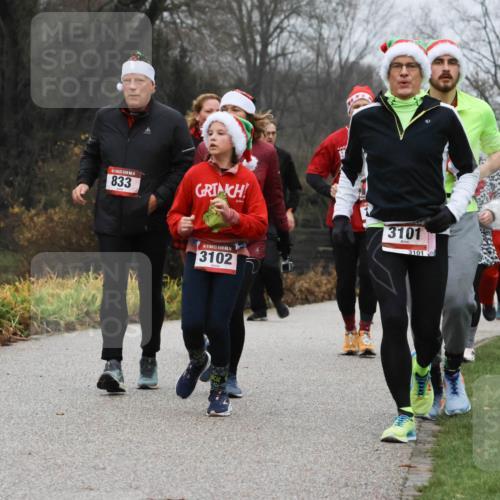 08.12.2024 - St. Pauli X-Mass-Run No. 14 Strokosch-Dieckow http://msf.ph/oto/7502832 08.12.2024 09:57:01 Laufen 833, 14, 3102, 3101, 3101 meine-sportfotos.de