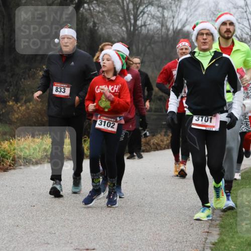 08.12.2024 - St. Pauli X-Mass-Run No. 14 Strokosch-Dieckow http://msf.ph/oto/7502834 08.12.2024 09:57:01 Laufen 833, 14, 3102, 3101, 3101, 85 meine-sportfotos.de