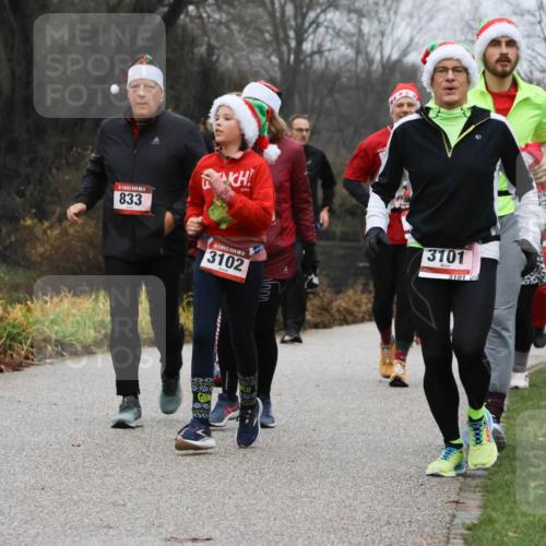 08.12.2024 - St. Pauli X-Mass-Run No. 14 Strokosch-Dieckow http://msf.ph/oto/7502836 08.12.2024 09:57:01 Laufen 833, 14, 3102, 3101, 3101, 485 meine-sportfotos.de