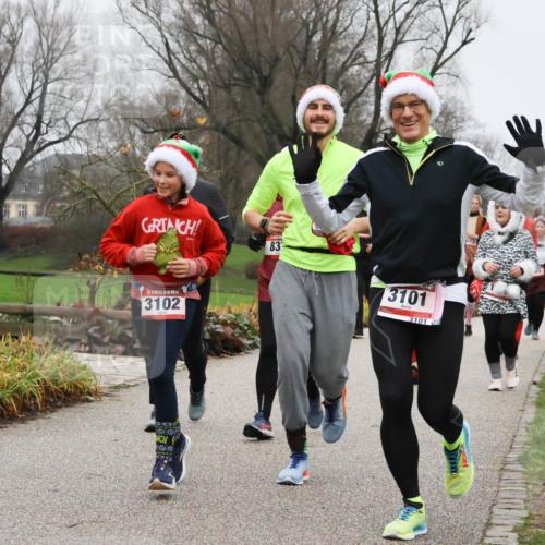 08.12.2024 - St. Pauli X-Mass-Run No. 14 Strokosch-Dieckow http://msf.ph/oto/7502841 08.12.2024 09:57:04 Laufen 4, 3102, 83, 3101, 3101 meine-sportfotos.de