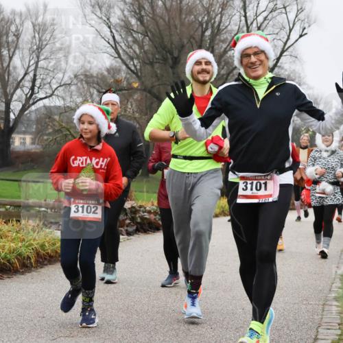08.12.2024 - St. Pauli X-Mass-Run No. 14 Strokosch-Dieckow http://msf.ph/oto/7502847 08.12.2024 09:57:04 Laufen 14, 3102, 14, 3101, 3101 meine-sportfotos.de