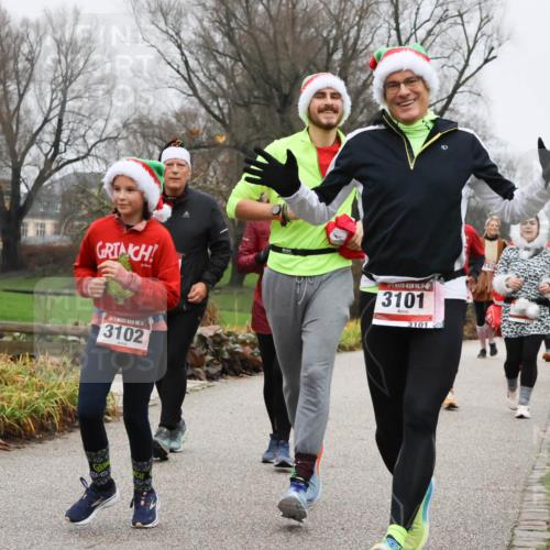 08.12.2024 - St. Pauli X-Mass-Run No. 14 Strokosch-Dieckow http://msf.ph/oto/7502848 08.12.2024 09:57:05 Laufen 14, 3102, 14, 3101, 3101 meine-sportfotos.de