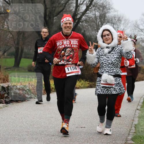 08.12.2024 - St. Pauli X-Mass-Run No. 14 Strokosch-Dieckow http://msf.ph/oto/7502851 08.12.2024 09:57:07 Laufen 14, 2205, 185, 1156, 1156, 1159 meine-sportfotos.de