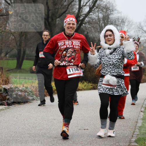 08.12.2024 - St. Pauli X-Mass-Run No. 14 Strokosch-Dieckow http://msf.ph/oto/7502852 08.12.2024 09:57:07 Laufen 14, 2205, 18, 1156, 1156, 1159, 485 meine-sportfotos.de