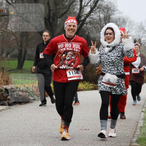 08.12.2024 - St. Pauli X-Mass-Run No. 14 Strokosch-Dieckow http://msf.ph/oto/7502854 08.12.2024 09:57:07 Laufen 14, 2205, 18, 1156, 1156, 1159, 485 meine-sportfotos.de