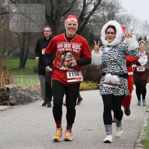 08.12.2024 - St. Pauli X-Mass-Run No. 14 Strokosch-Dieckow http://msf.ph/oto/7502858 08.12.2024 09:57:07 Laufen 14, 2205, 1156, 1156, 1159, 485 meine-sportfotos.de